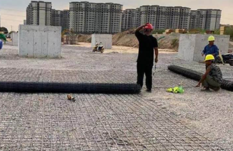 丛台土工格栅铺设前地基要怎么处理？